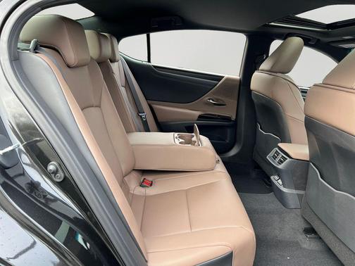 2025 Lexus ES 350 Base