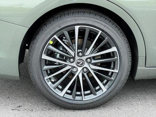2025 Lexus ES 300h Base