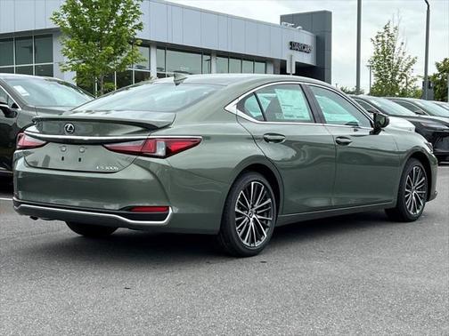 2025 Lexus ES 300h Base