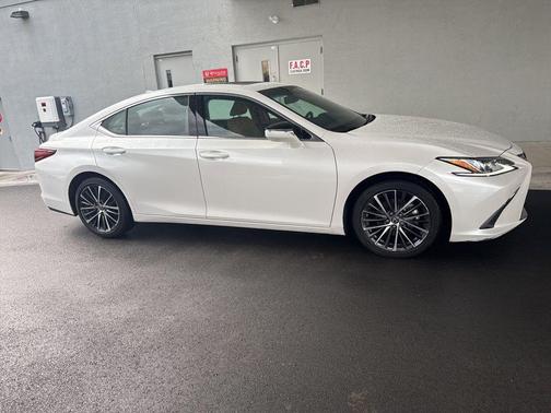 2024 Lexus ES 350 Base