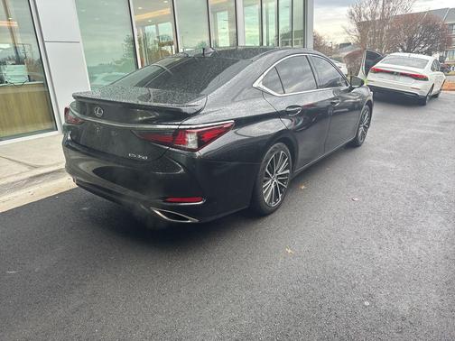 2023 Lexus ES 350 Base