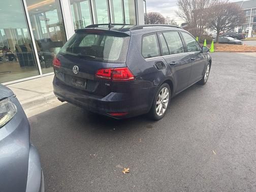 2016 Volkswagen Golf SportWagen TSI SE 4-Door