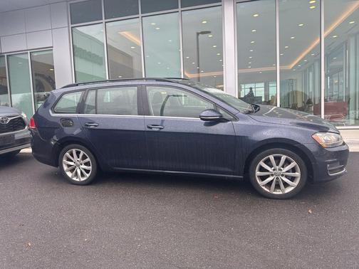 2016 Volkswagen Golf SportWagen TSI SE 4-Door