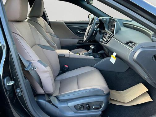 2025 Lexus ES 350 Base