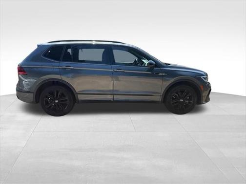 2022 Volkswagen Tiguan 2.0T SE R-Line Black 4MOTION