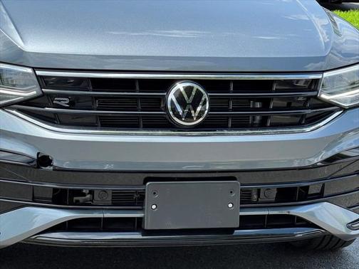 2022 Volkswagen Tiguan 2.0T SE R-Line Black 4MOTION