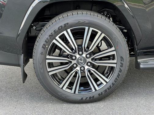 2025 Lexus LX 600 Luxury