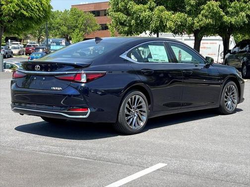 2025 Lexus ES 300h Luxury