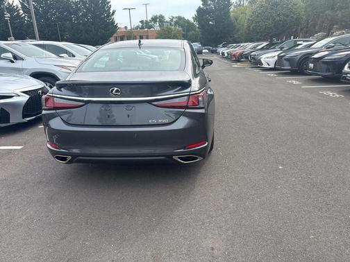 2023 Lexus ES 350 Base