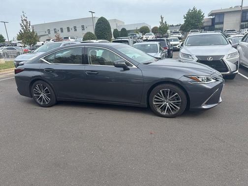 2023 Lexus ES 350 Base