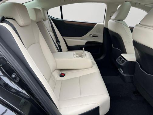 2025 Lexus ES 350 Base