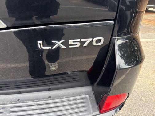 2018 Lexus LX 570 Base