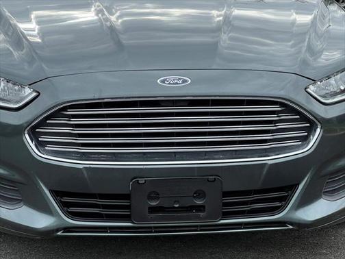 2016 Ford Fusion Hybrid SE