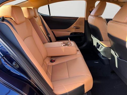 2025 Lexus ES 350 Base