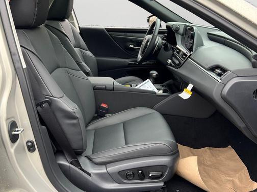 2025 Lexus ES 350 Base