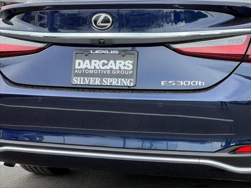 2025 Lexus ES 300h Luxury