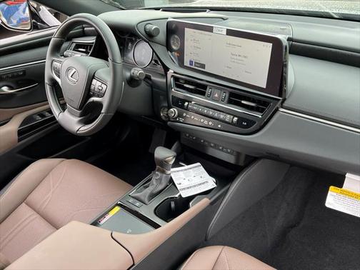 2025 Lexus ES 300h Luxury