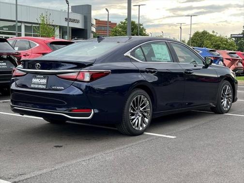 2025 Lexus ES 300h Luxury