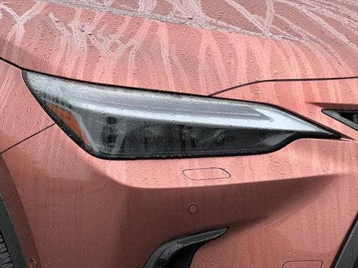 2025 Lexus NX 450h+ Luxury