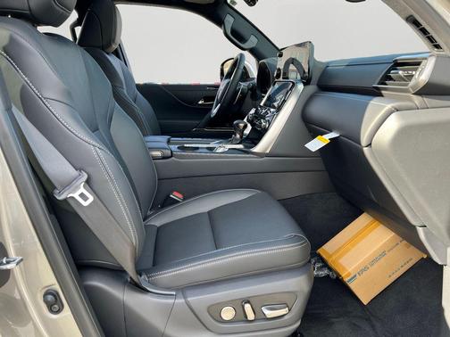 2026 Lexus LX 600 Luxury