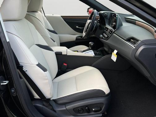 2025 Lexus ES 350 Base