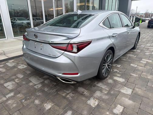 2022 Lexus ES 350 Base
