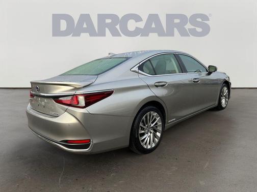 2019 Lexus ES 300h Luxury