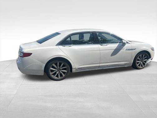 2017 Lincoln Continental Premiere