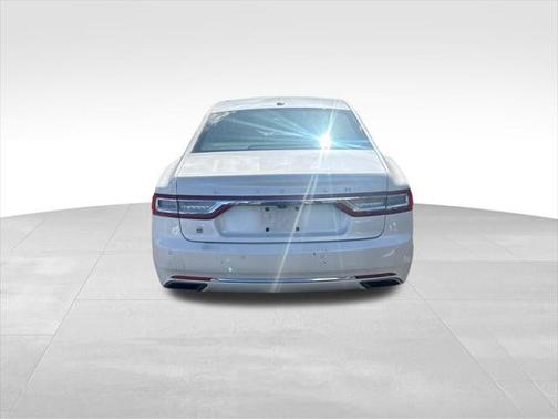 2017 Lincoln Continental Premiere