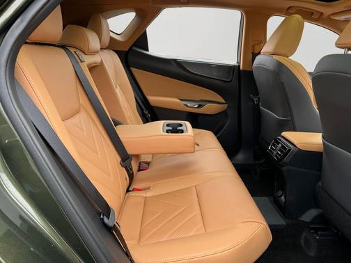 2026 Lexus NX 450h+ Luxury