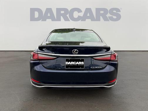 2025 Lexus ES 300h Base