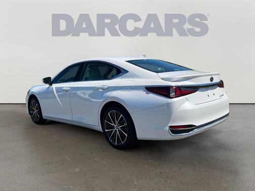 2025 Lexus ES 300h Base