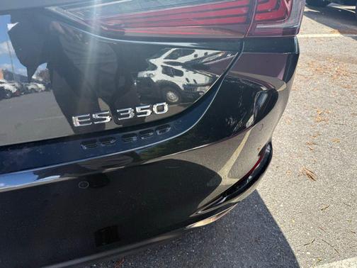 2022 Lexus ES 350 Base