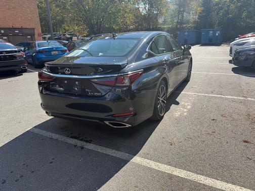 2022 Lexus ES 350 Base