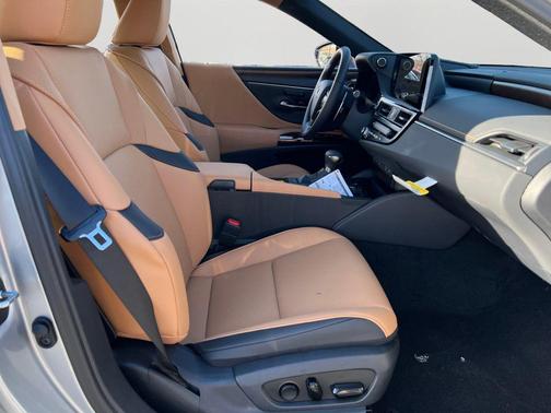 2025 Lexus ES 350 Base