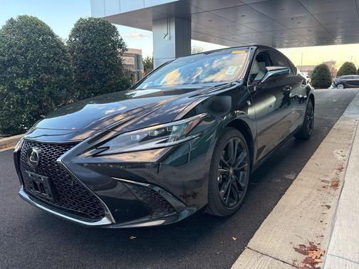 2025 Lexus ES 300h F SPORT Handling