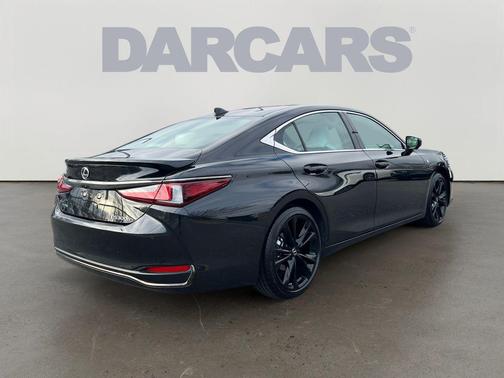 2025 Lexus ES 300h F SPORT Handling