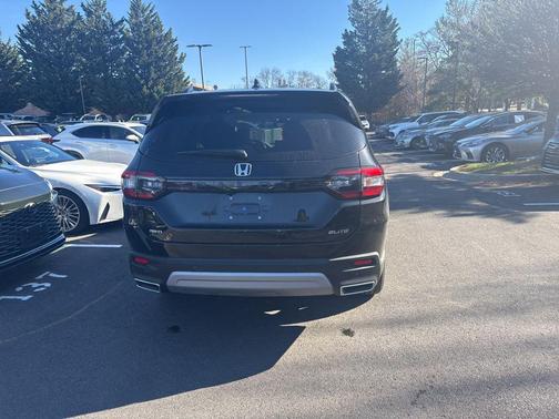 2025 Honda Pilot Elite