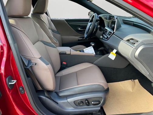 2025 Lexus ES 350 Base