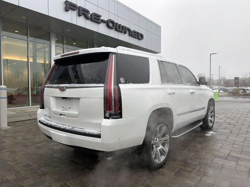 2017 Cadillac Escalade Luxury