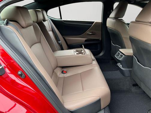 2025 Lexus ES 350 Base