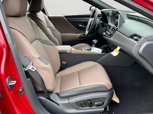 2025 Lexus ES 350 Base