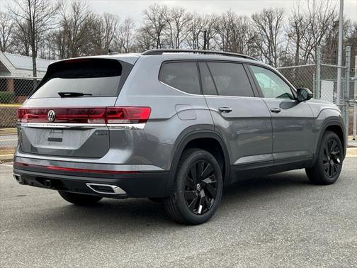 2025 Volkswagen Atlas 2.0T SE w/Technology 4MOTION