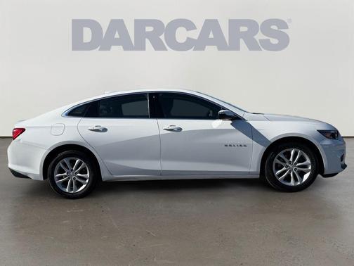 Summit White 2018 Chevrolet Malibu LT