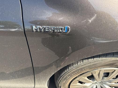 2018 Toyota Camry Hybrid LE