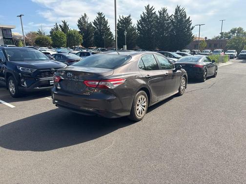 2018 Toyota Camry Hybrid LE