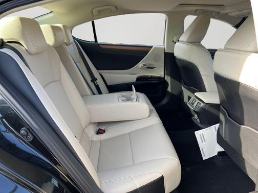 2025 Lexus ES 350 Base