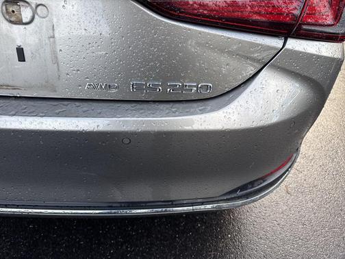 2021 Lexus ES 250 Base