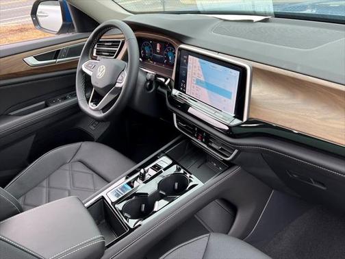 2025 Volkswagen Atlas 2.0T SE w/Technology 4MOTION