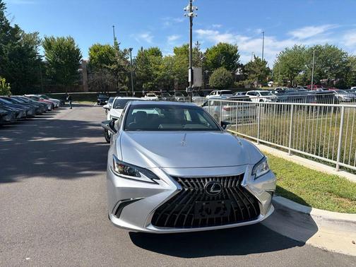 Iridium 2025 Lexus ES 300h Base